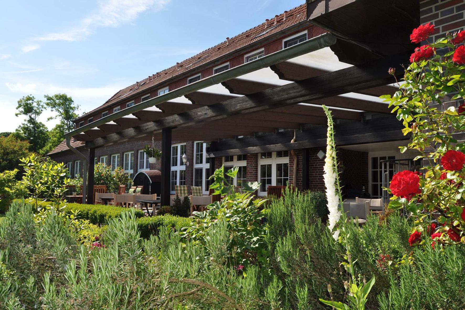 Landhotel Alte Schule - Hotel Garni シリヒ エクステリア 写真