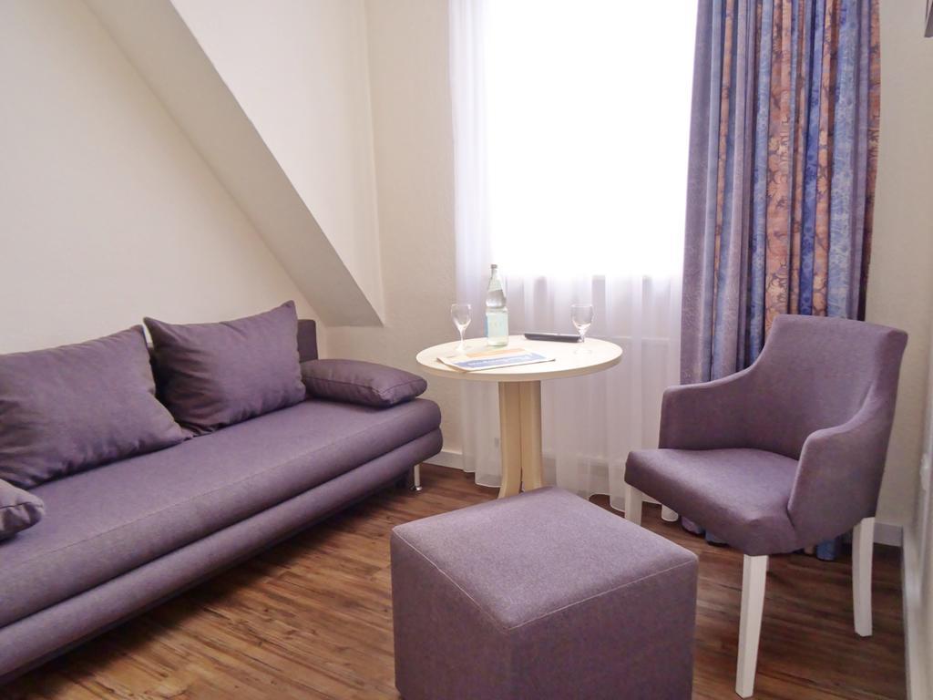 Landhotel Alte Schule - Hotel Garni シリヒ エクステリア 写真